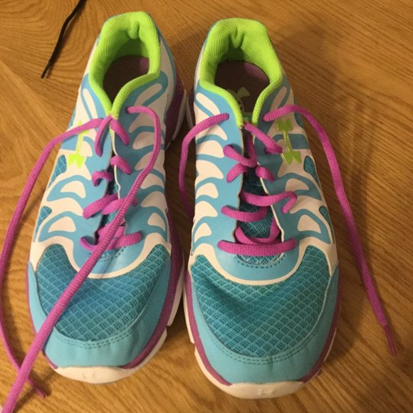 PRICE DROP - Under Armour lightweight ladies training shoe - Picture 1 of 7